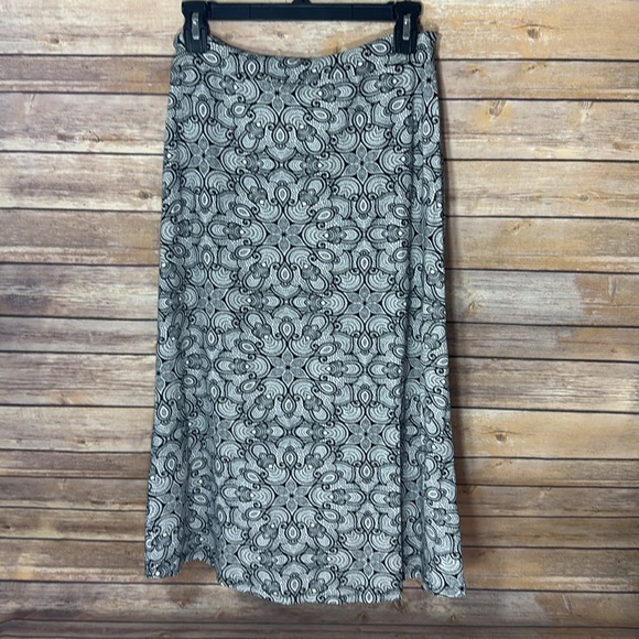 Adrienne Vittadini  Black and White Patterned Skirt - Picture 4 of 5